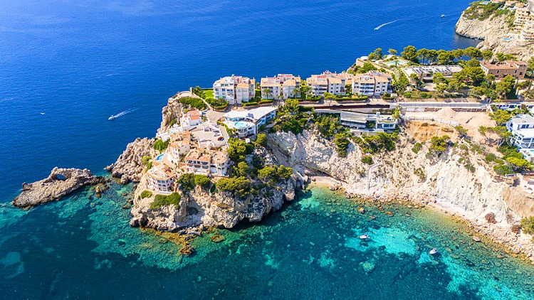 Dear real estate enthusiasts