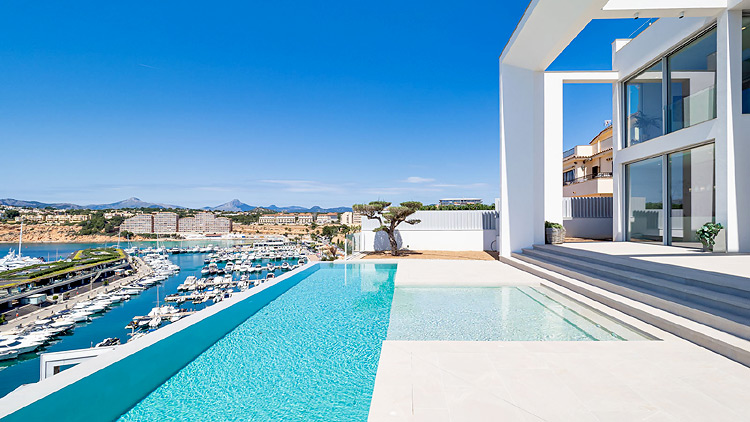 Saludos veraniegos desde Santa Ponsa - ¡su especialista inmobiliario en Mallorca!