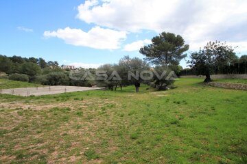 Land in very exclusive location with beautiful view