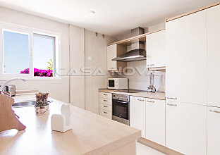 Ref. 1202044 | Apartment in the first sea line with sea access