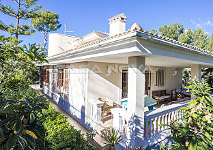 Ref. 2502190 | Familiäre Villa inmitten mediterraner Bepflanzung 