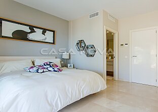 Ref. 1202350 | Dormitorio grande principal con baño en suite