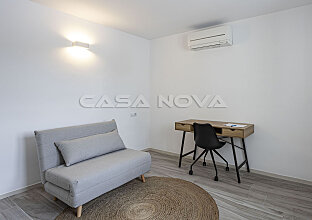 Ref. 2402672 | Acogedor dormitorio con acentos modernos