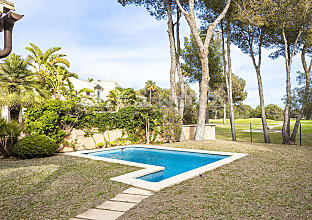 Ref. 2302718 | Villa mediterránea con piscina en 1. línea del campo de golf