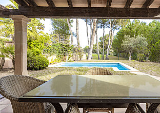 Ref. 2302718 | Villa mediterránea con piscina en 1. línea del campo de golf