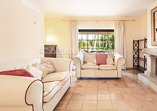 Ref. 2302718 | Villa mediterránea con piscina en 1. línea del campo de golf