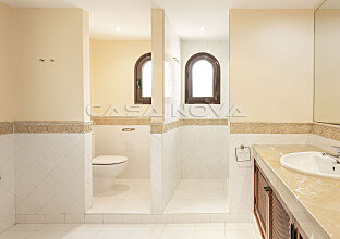 Ref. 2302718 | Villa mediterránea con piscina en 1. línea del campo de golf