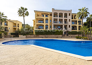 Ref. 2302718 | Villa mediterránea con piscina en 1. línea del campo de golf