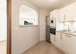 Ref. 1302744 | Bright fitted kitchen fully equipped with electrical appliances