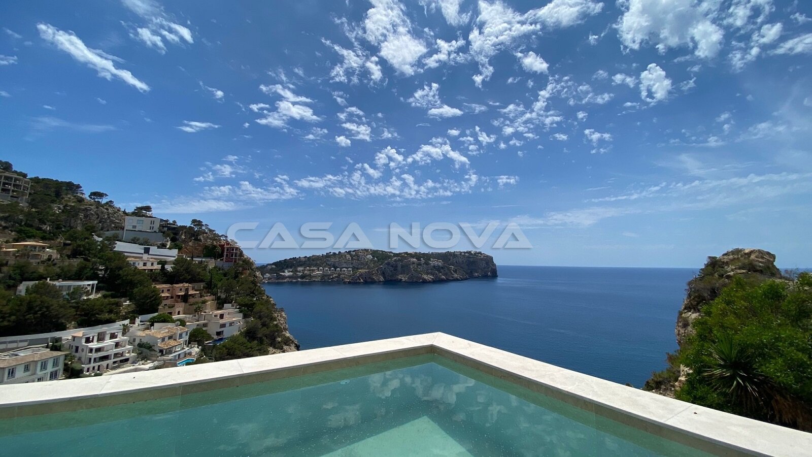 Traumhafter Ausblick von dem privatem Pool