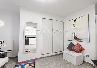 Ref. 1202771 | Dormitorio elegante con mucho espacio de almacenamiento