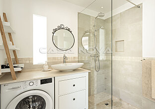 Ref. 1102773 | Stylish bathroom with washing machine