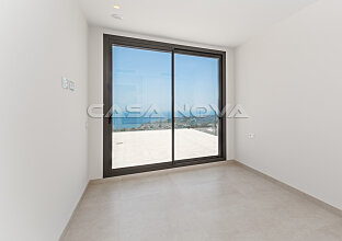 Ref. 1402785 | Bright bedroom with panoramic sea view
