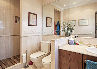 Ref. 2802807 | Large bathroom with shower