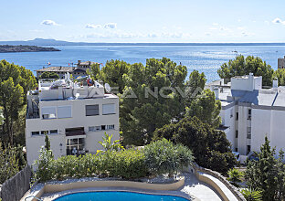 Ref. 2402850 | Atractiva y modernizado villa con vistas al mar en una fantástica ubicación