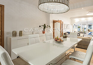 Ref. 2502953 | Bright dining area with adjoining living room