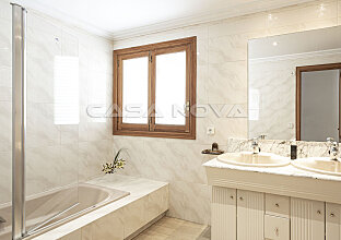 Ref. 2502953 | Helles Badezimmer mit Wanne und Dusche