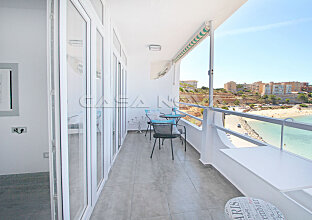 Ref. 1202969 | Sunny outdoor terrace with beach and harbour view