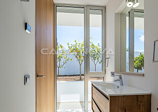 Ref. 2402680 | Gäste WC mit Terrassenzugang in den Außenbereich
