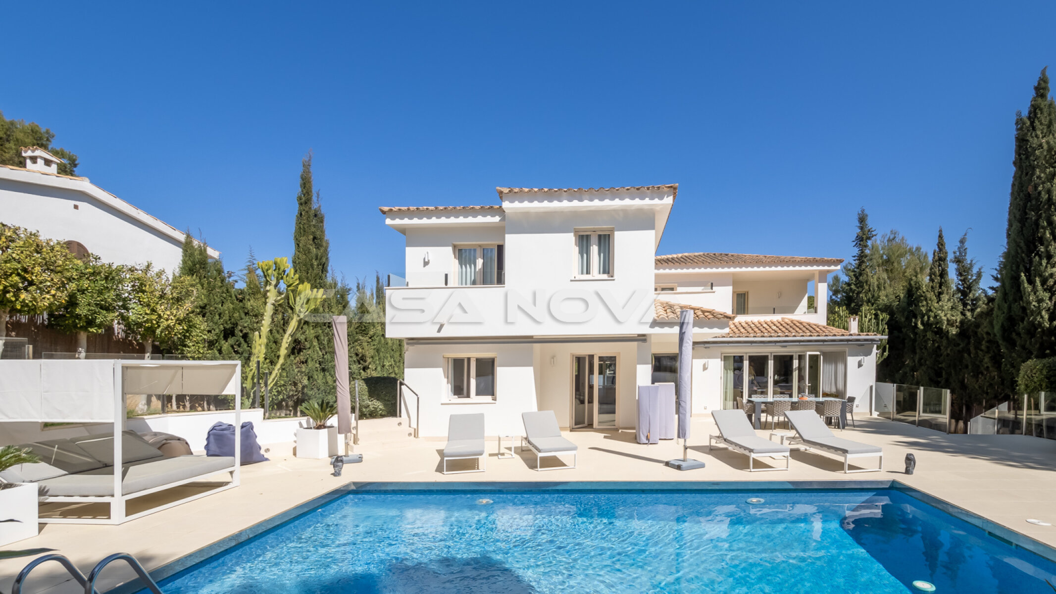 Moderne Mallorca Villa mit Pool fulufig zum Sandstrand