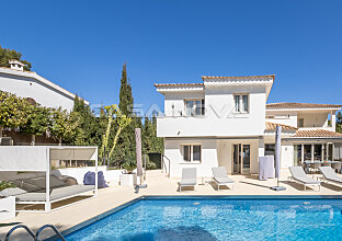 Moderne Mallorca Villa mit Pool fußläufig zum Sandstrand