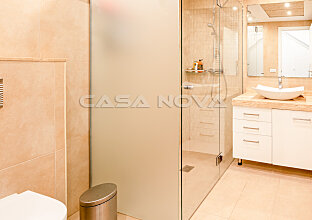 Ref. 2203023 | Friendly bathroom with large shower