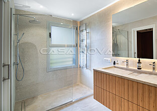 Ref. 2403032 | Moderno baño con ducha de cristal 