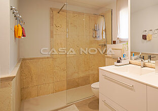 Ref. 1303037 | Charmantes Badezimmer mit großer Glasdusche
