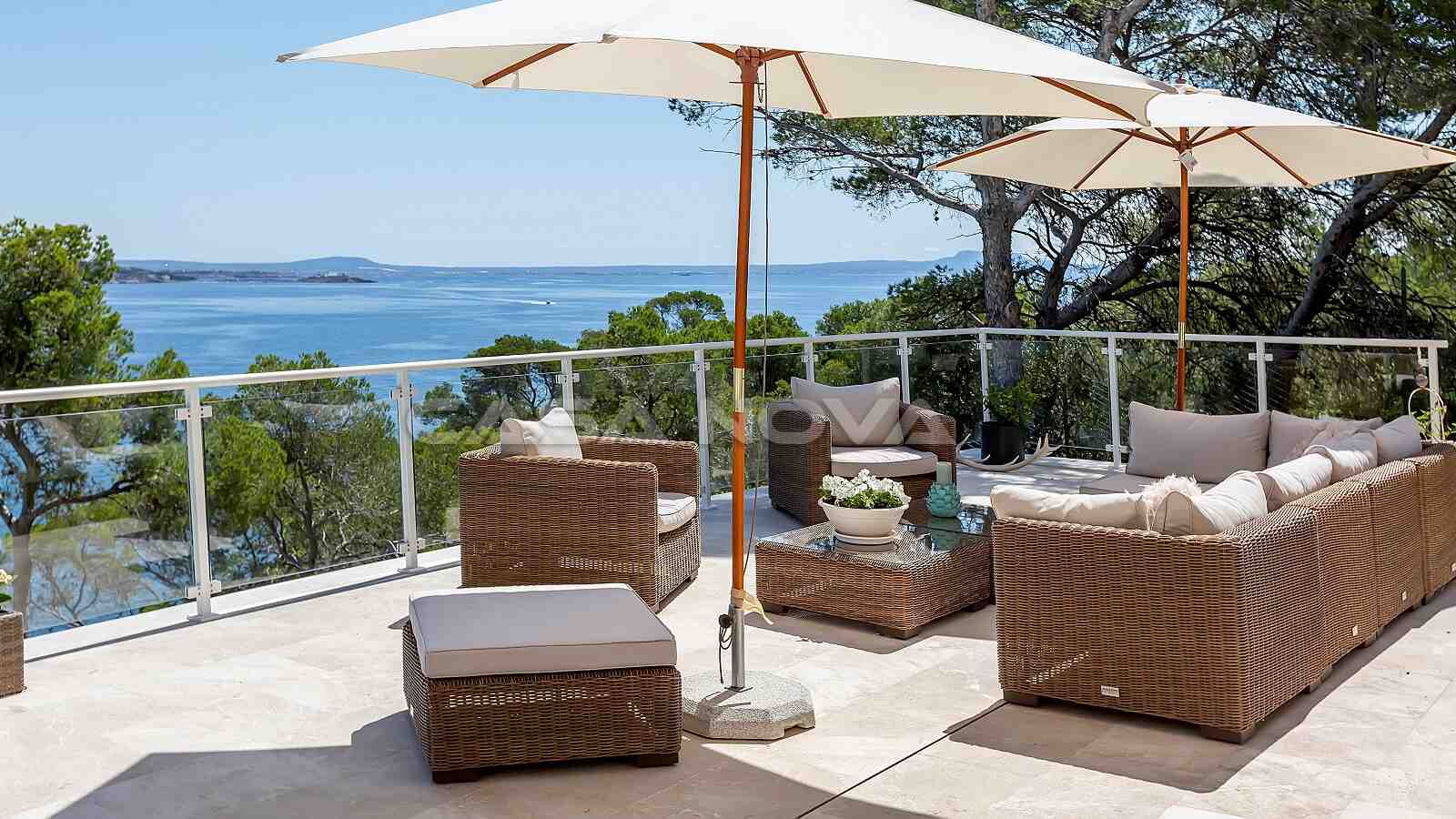 Modernisierte Mallorca Villa in 1. Linie mit Meerzugang