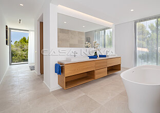Ref. 2503081 | NUEVO PRECIO: Villa con una arquitectura impresionante