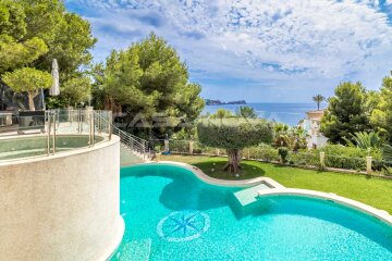 Imponente villa con espectaculares vistas al mar