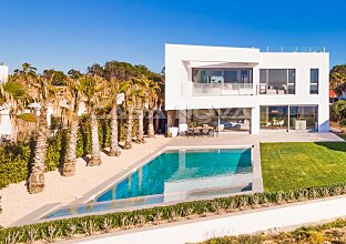 Ref. 2302253 | Newly built villa with sea view in 1st sea line