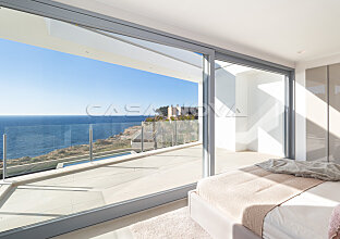 Ref. 2302253 | Villa de nueva construcción con vistas al mar en 1a línea de mar