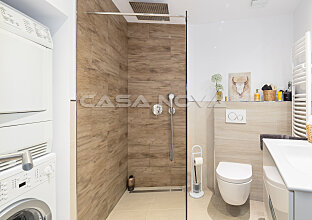 Ref. 1203202 | Badezimmer mit Waschmaschine und Trockner
