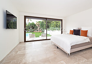 Ref. 2603208 | Dormitorio doble con acceso a la zona de la piscina del jardín