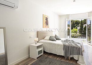 Ref. 2503235 | Dormitorio doble moderno con vistas al jardín