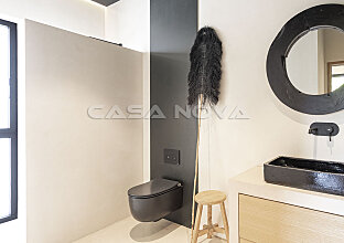 Ref. 2303248 | Modern bathroom with charming accents