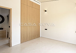 Ref. 2303248 | Elegante dormitorio doble con armarios empotrados