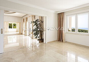 Ref. 2303247 | Luminoso salón con suelo de mármol