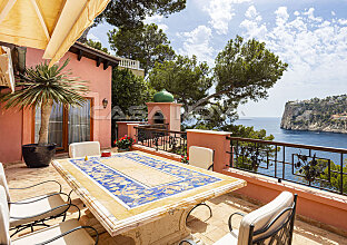 Ref. 2403251 | Mediterranean sun terrace with sennsational view