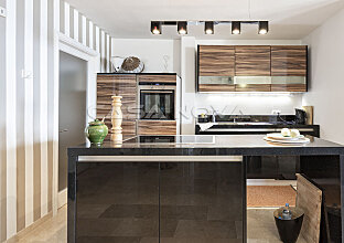 Ref. 1203257 | Moderna cocina abierta equipada con electrodomésticos