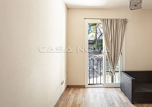 Ref. 2503272 | Bedroom with sliding windows