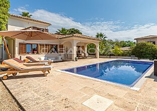 Ref. 2303287 | Stylish villa with beautiful garden and holiday rental licence