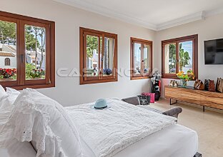 Ref. 2303287 | Stylish villa with beautiful garden and holiday rental licence