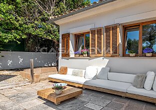 Ref. 2303287 | Stylish villa with beautiful garden and holiday rental licence