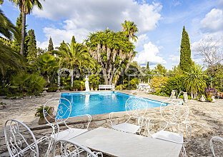Ref. 2403293 | Amplia terraza con zona de comedor y piscina