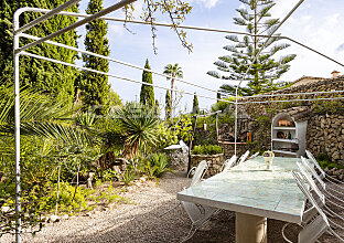Ref. 2403293 | Encantadora zona de barbacoa con exuberante vegetación
