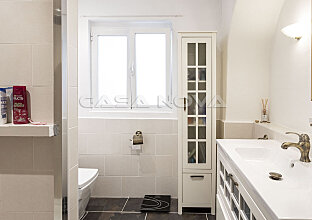 Ref. 2303298 | Moderno cuarto de baño con ventana