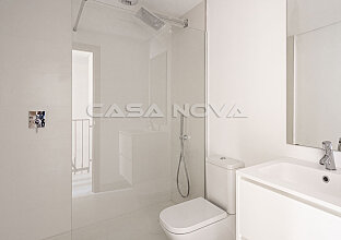Ref. 2303325 | Moderno cuarto de baño con ducha de cristal