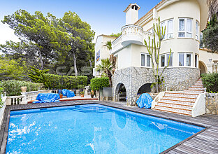 Ref. 2503333 | Mediterrane Villa mit Pool in 1. Meereslinie und Strandzugang